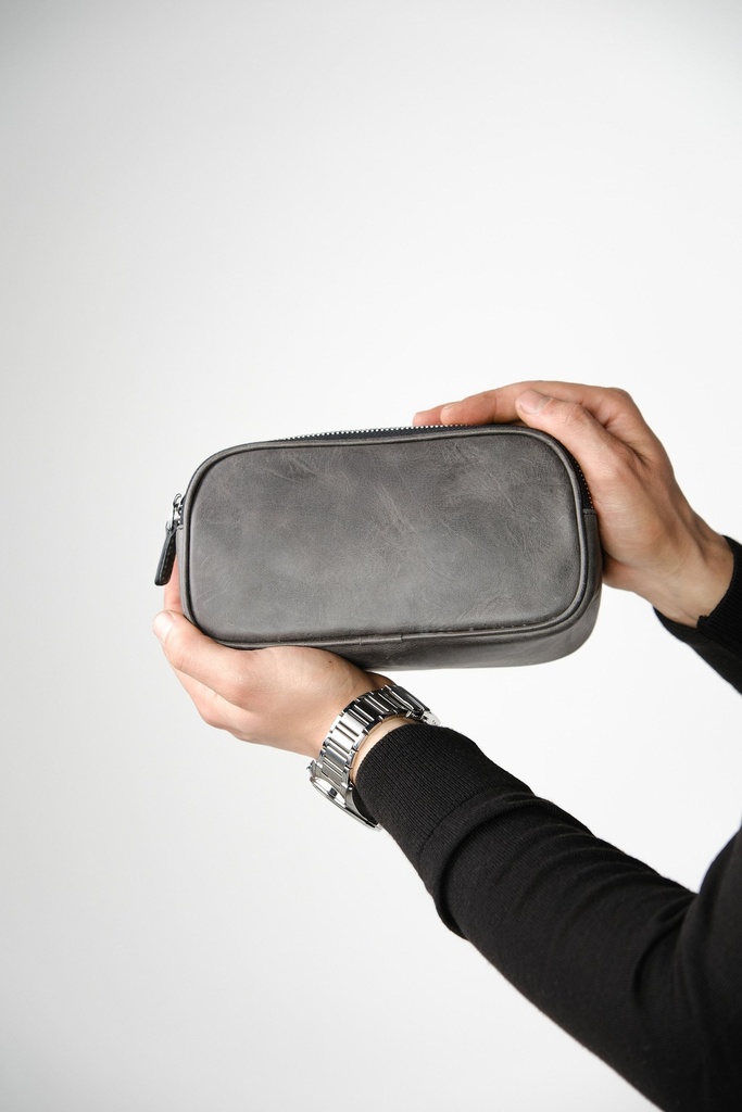 1134-Hakiki Deri Unisex El Çantası – Fermuarlı, Parmak Askılı